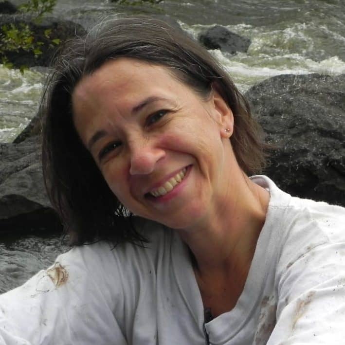 Profa. Dra. Suzana Guimarães Leitão